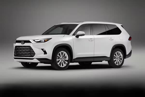 2026 Toyota Highlander photo 2